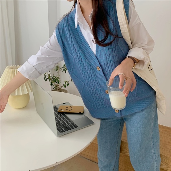 Korean Vintage V-Neck Knitted Sweater Vest - Blue - Picture 4 of 10